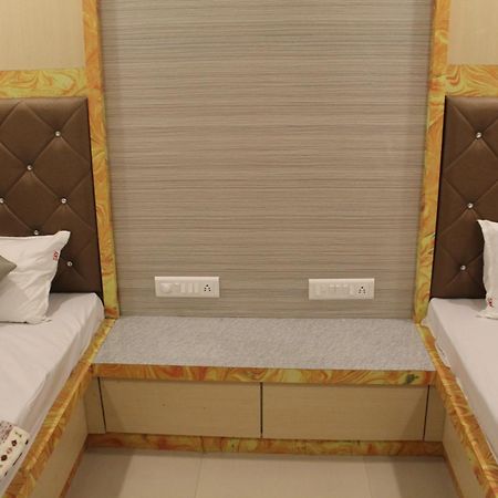 Hotel Skylark วาปี ภายนอก รูปภาพ