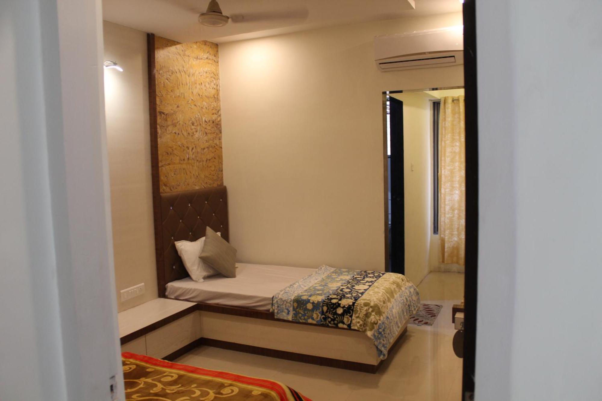 Hotel Skylark วาปี ภายนอก รูปภาพ