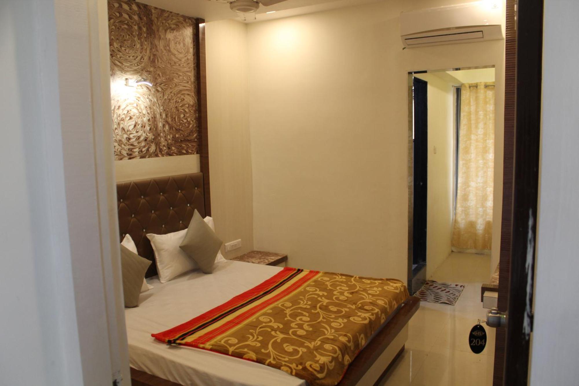 Hotel Skylark วาปี ภายนอก รูปภาพ