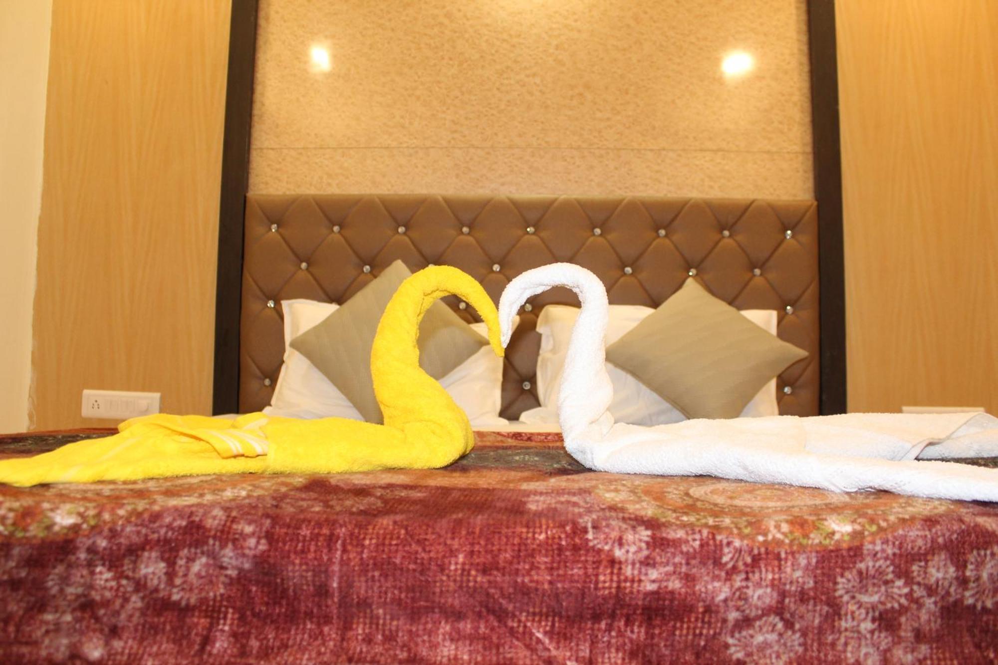 Hotel Skylark วาปี ภายนอก รูปภาพ